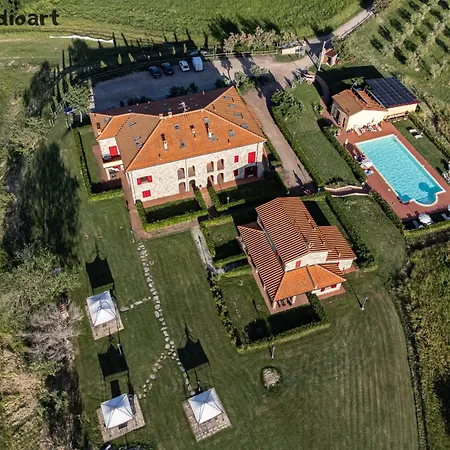 Country house Il Poggio Della Pieve Apartments